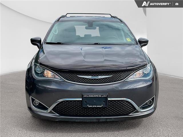 2017 Chrysler Pacifica Touring-L (Stk: 6C0182A) in Kamloops - Image 2 of 23