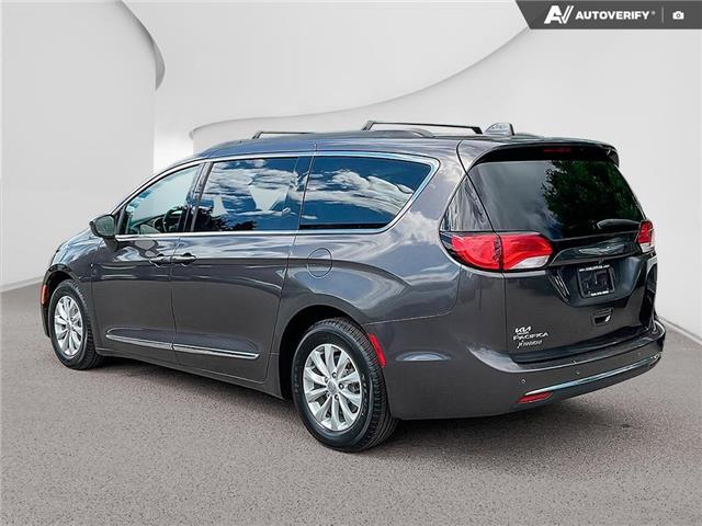 2017 Chrysler Pacifica Touring-L (Stk: 6C0182A) in Kamloops - Image 4 of 23