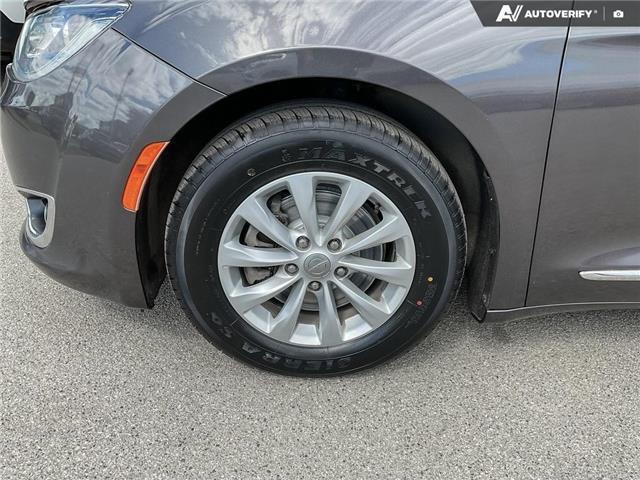 2017 Chrysler Pacifica Touring-L (Stk: 6C0182A) in Kamloops - Image 6 of 23