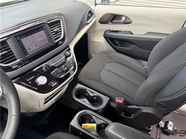 2023 Chrysler Grand Caravan SXT (Stk: UM050) in London - Image 19 of 28