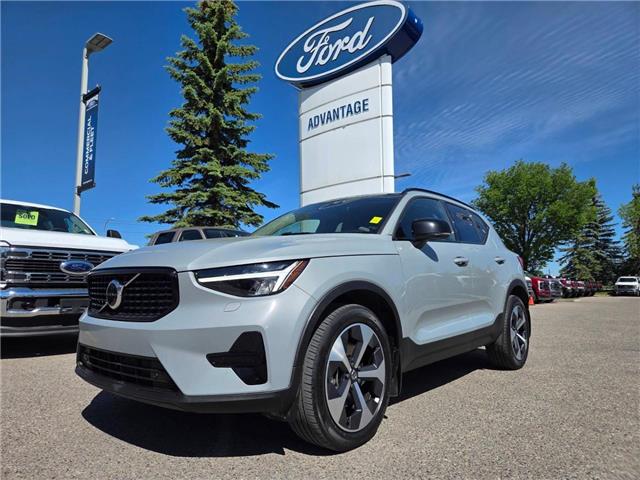 2024 Volvo XC40 B5 Core Dark Theme (Stk: 7174) in Calgary - Image 1 of 15