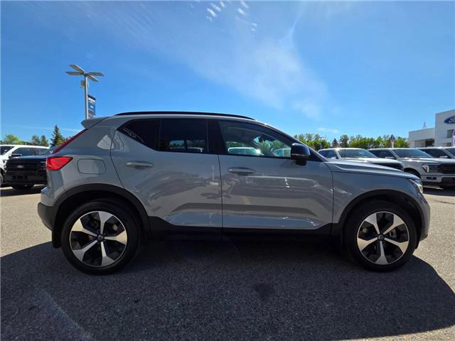 2024 Volvo XC40 B5 Core Dark Theme (Stk: 7174) in Calgary - Image 5 of 15