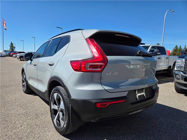 2024 Volvo XC40 B5 Core Dark Theme (Stk: 7174) in Calgary - Image 7 of 15