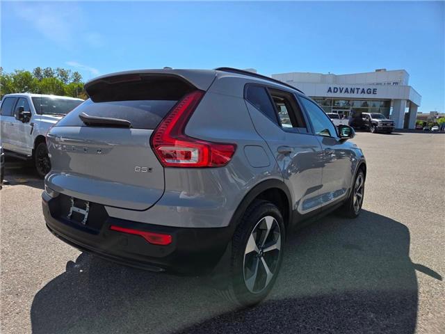 2024 Volvo XC40 B5 Core Dark Theme (Stk: 7174) in Calgary - Image 8 of 15