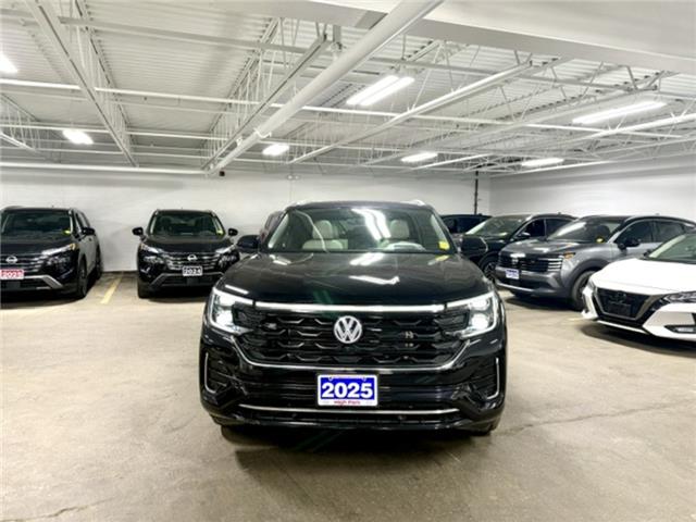 2025 Volkswagen Atlas Cross Sport 2.0 TSI Execline (Stk: HPU0454) in Toronto - Image 3 of 28