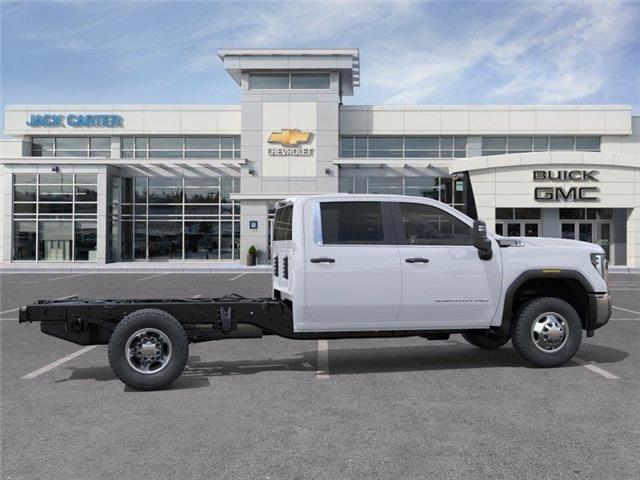 2026 GMC Sierra 3500HD Chassis Pro (Stk: TF326120) in Calgary - Image 5 of 24 2026 GMC Sierra 3500HD Chassis Pro (Stk: TF326120) in Calgary - Image 5 of 24