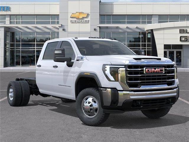 2026 GMC Sierra 3500HD Chassis Pro (Stk: TF326120) in Calgary - Image 7 of 24 2026 GMC Sierra 3500HD Chassis Pro (Stk: TF326120) in Calgary - Image 7 of 24