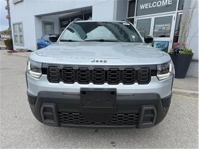 2026 Jeep Cherokee Laredo/Limited (Stk: J23365) in Newmarket - Image 2 of 11