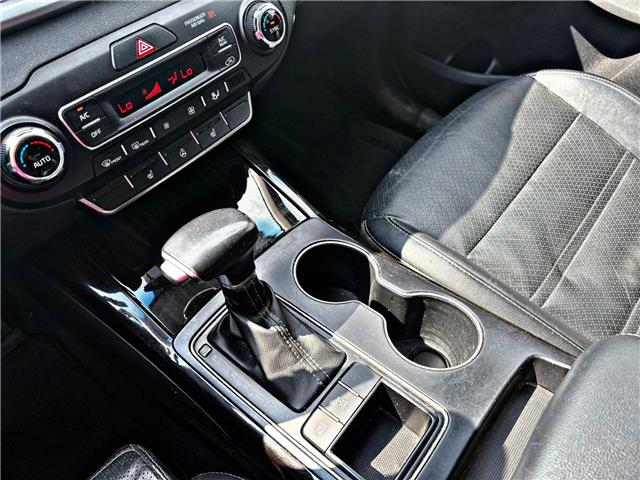 2019 Kia Sorento 3.3L EX+ in Saskatoon - Image 9 of 11
