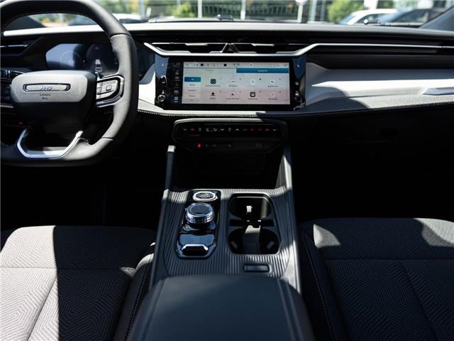 2026 Jeep Cherokee Laredo/Limited (Stk: T273500) in Surrey - Image 13 of 22