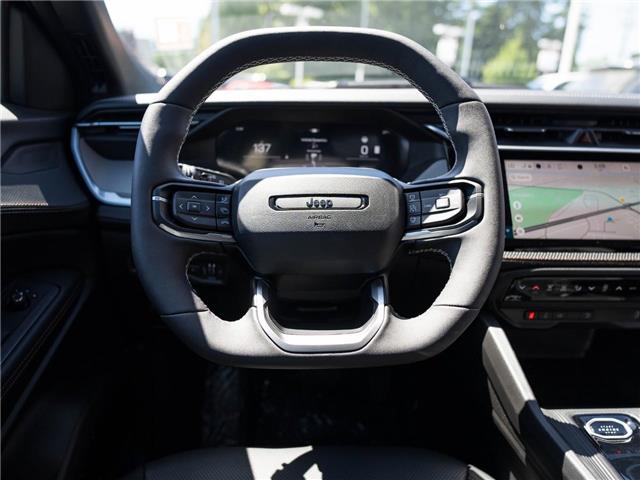 2026 Jeep Cherokee Laredo/Limited (Stk: T208991) in Surrey - Image 10 of 26