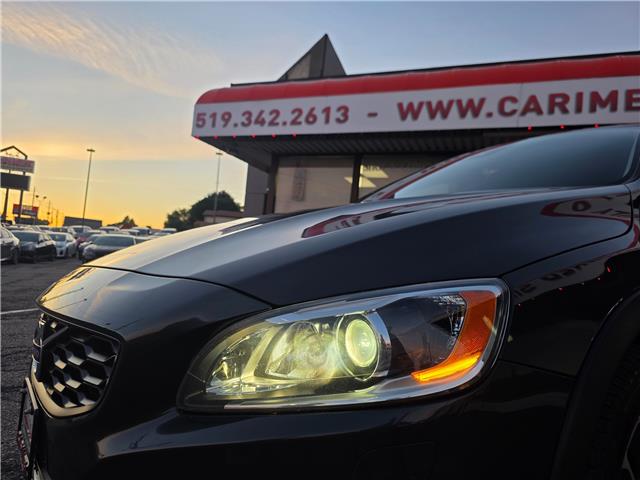 2018 Volvo V60 Cross Country T5 Premier (Stk: 2511620) in Waterloo - Image 9 of 26
