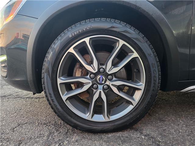 2018 Volvo V60 Cross Country T5 Premier (Stk: 2511620) in Waterloo - Image 10 of 26