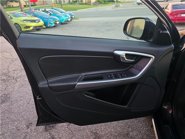 2018 Volvo V60 Cross Country T5 Premier (Stk: 2511620) in Waterloo - Image 11 of 26