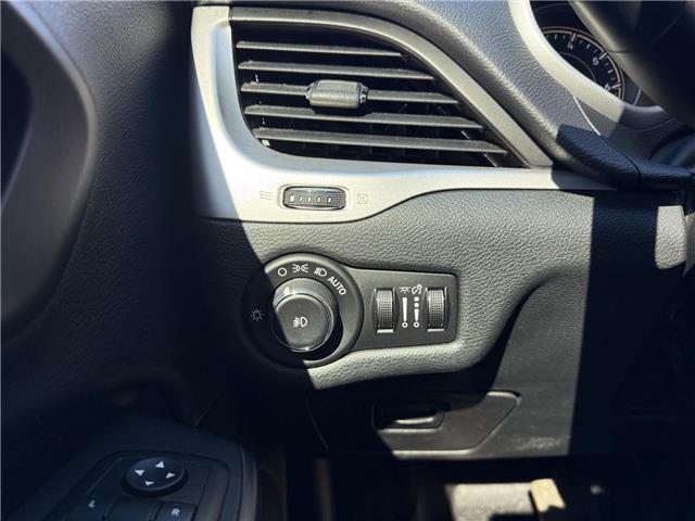 2015 Jeep Cherokee Trailhawk (Stk: 26340A) in London - Image 22 of 23