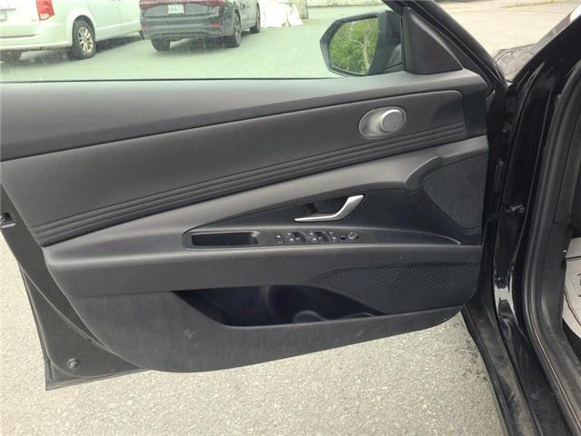 2025 Hyundai Elantra Preferred w/Tech Package (Stk: 987973) in Lower Sackville - Image 3 of 9