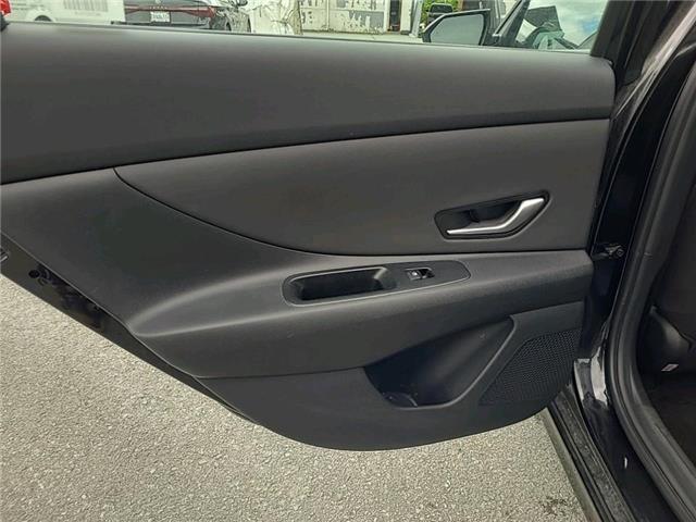 2025 Hyundai Elantra Preferred w/Tech Package (Stk: 987973) in Lower Sackville - Image 5 of 9