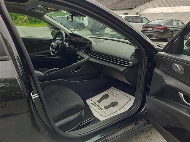 2025 Hyundai Elantra Preferred w/Tech Package (Stk: 987973) in Lower Sackville - Image 8 of 9