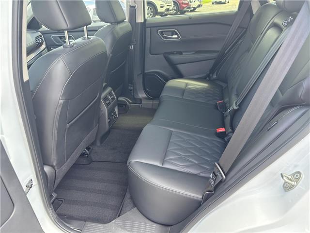 2025 Nissan Rogue Platinum (Stk: P7358) in Brantford - Image 14 of 25
