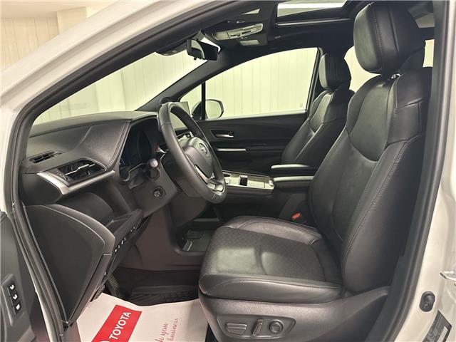 2025 Toyota Sienna Limited 7-Passenger (Stk: 11106227A) in Markham - Image 15 of 36