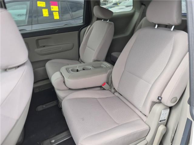 2017 Kia Sedona  (Stk: 167068) in London - Image 6 of 8