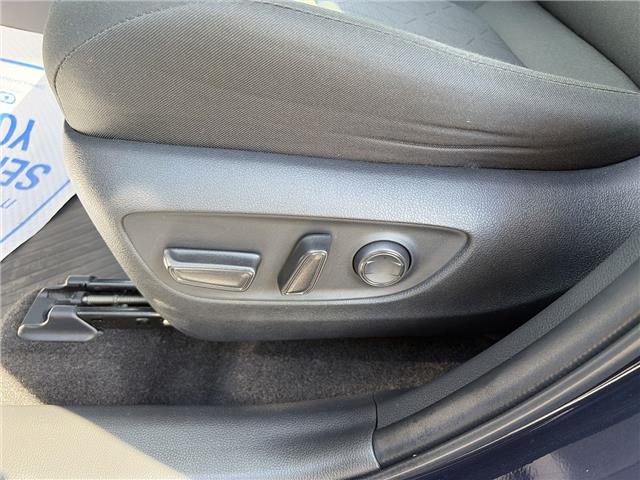 2025 Toyota RAV4 Hybrid XLE (Stk: 10121653A) in Markham - Image 12 of 32