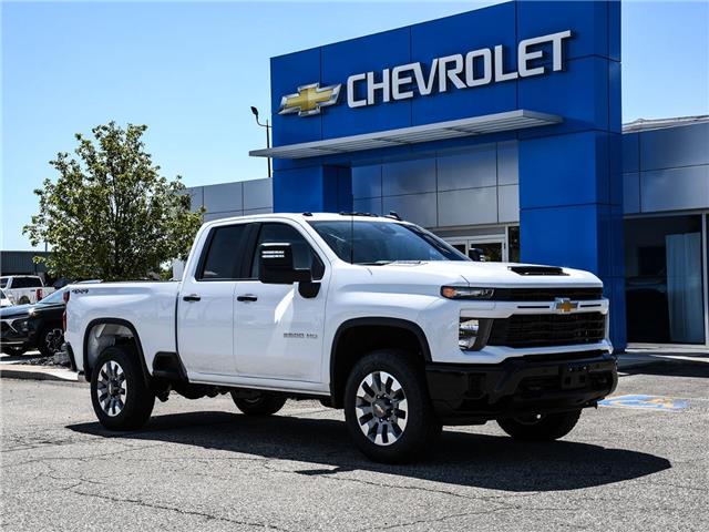 2026 Chevrolet Silverado 2500HD Custom (Stk: LC2S00945) in Tilbury - Image 1 of 27