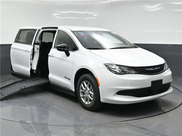 2026 Chrysler Grand Caravan SXT (Stk: INCOMING) in London - Image 2 of 15