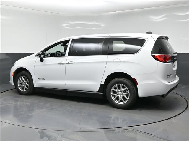 2026 Chrysler Grand Caravan SXT (Stk: INCOMING) in London - Image 4 of 15