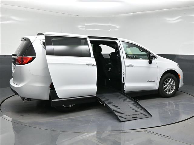 2026 Chrysler Grand Caravan SXT (Stk: INCOMING) in London - Image 6 of 15