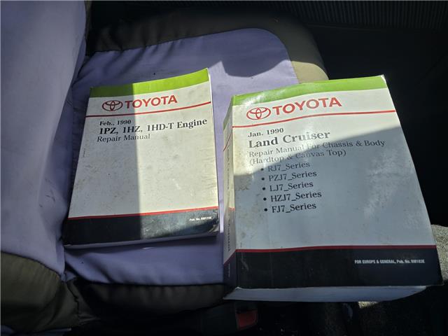 1992 Toyota Land Cruiser PZJ77 in Saskatoon - Image 10 of 11