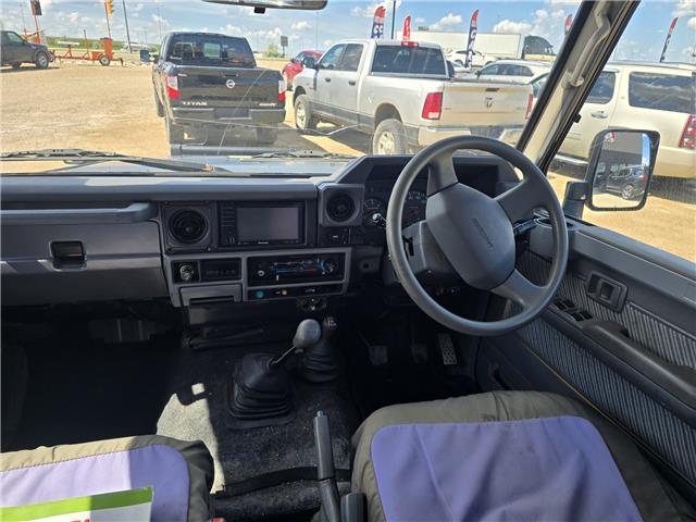 1992 Toyota Land Cruiser PZJ77 in Saskatoon - Image 8 of 11