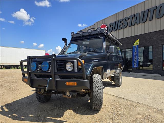 1992 Toyota Land Cruiser PZJ77 in Saskatoon - Image 2 of 11