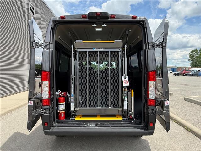 2026 RAM ProMaster 2500 Window Van High Roof (Stk: MU2404) in London - Image 5 of 21