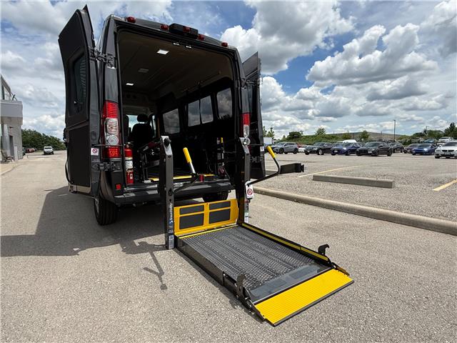 2026 RAM ProMaster 2500 Window Van High Roof (Stk: MU2404) in London - Image 7 of 21