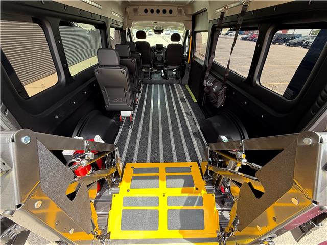 2026 RAM ProMaster 2500 Window Van High Roof (Stk: MU2404) in London - Image 8 of 21