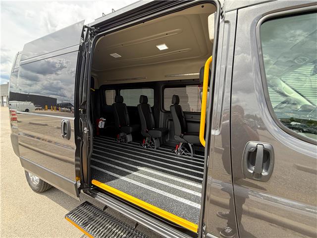 2026 RAM ProMaster 2500 Window Van High Roof (Stk: MU2404) in London - Image 4 of 21