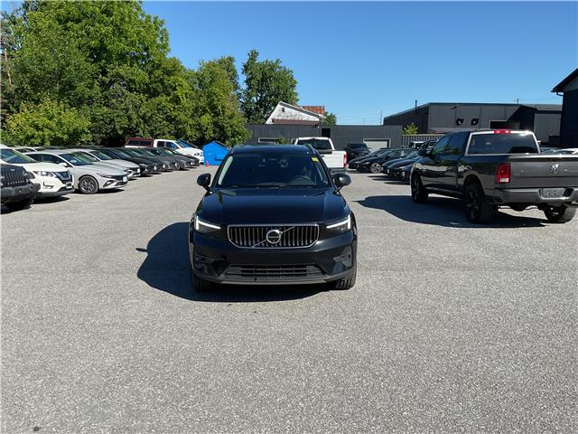 2024 Volvo XC40 B5 Ultimate Bright Theme (Stk: 260789) in Kingston - Image 2 of 34