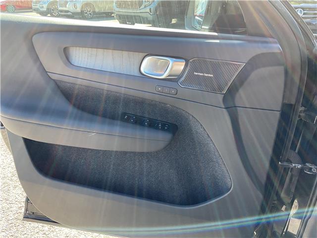 2024 Volvo XC40 B5 Ultimate Bright Theme (Stk: 260789) in Kingston - Image 30 of 34