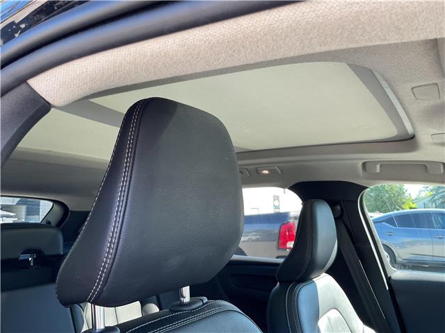 2024 Volvo XC40 B5 Ultimate Bright Theme (Stk: 260789) in Kingston - Image 32 of 34