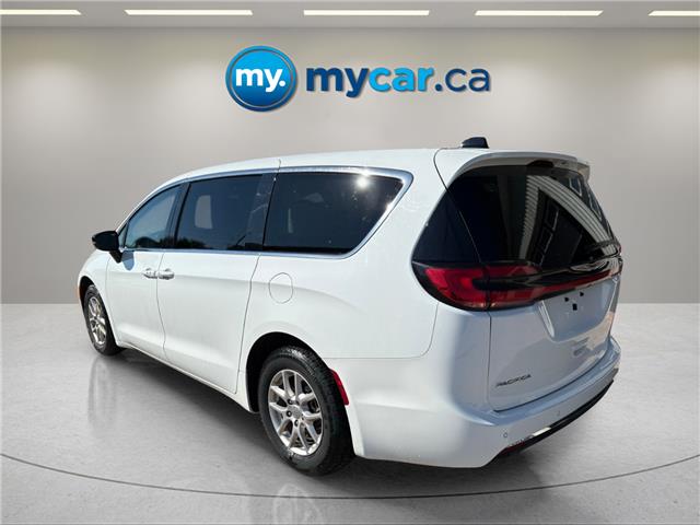 2024 Chrysler Pacifica Touring-L (Stk: T4462) in Richmond - Image 8 of 19