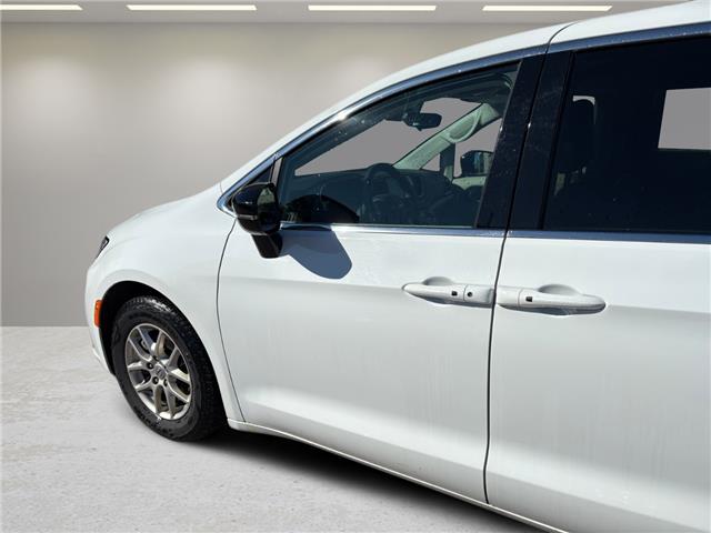 2024 Chrysler Pacifica Touring-L (Stk: T4462) in Richmond - Image 9 of 19
