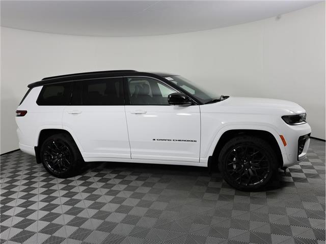 2026 Jeep Grand Cherokee L Base (Stk: 26J145) in Calgary - Image 5 of 22