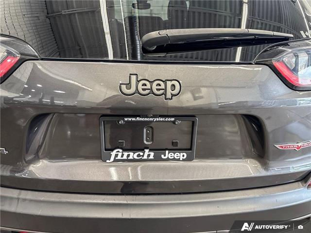 2022 Jeep Cherokee Trailhawk (Stk: 106465) in London - Image 9 of 26