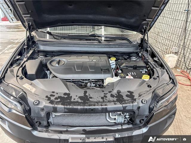 2022 Jeep Cherokee Trailhawk (Stk: 106465) in London - Image 10 of 26