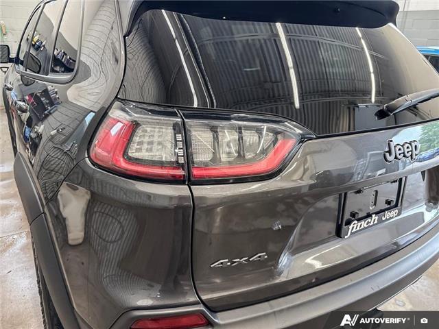 2022 Jeep Cherokee Trailhawk (Stk: 106465) in London - Image 11 of 26