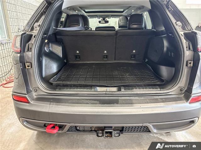 2022 Jeep Cherokee Trailhawk (Stk: 106465) in London - Image 12 of 26