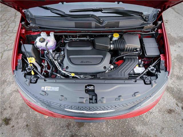2027 Chrysler Grand Caravan SXT (Stk: V565111) in Surrey - Image 7 of 20