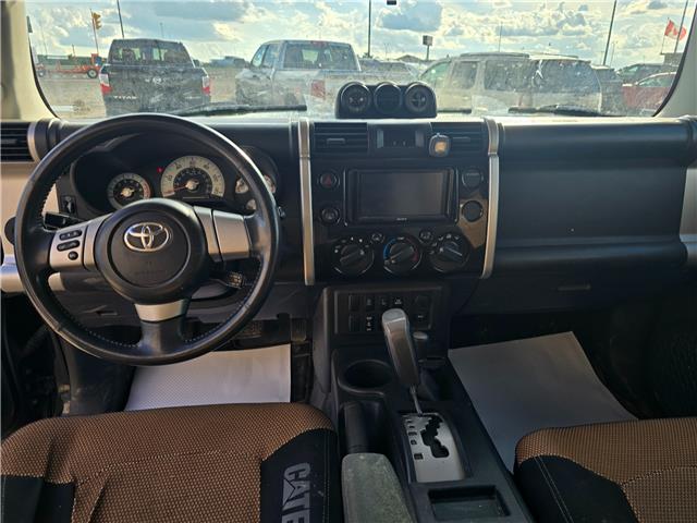 2007 Toyota FJ Cruiser Base in Saskatoon - Image 7 of 11