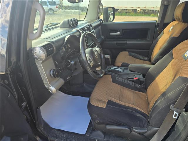 2007 Toyota FJ Cruiser Base in Saskatoon - Image 11 of 11